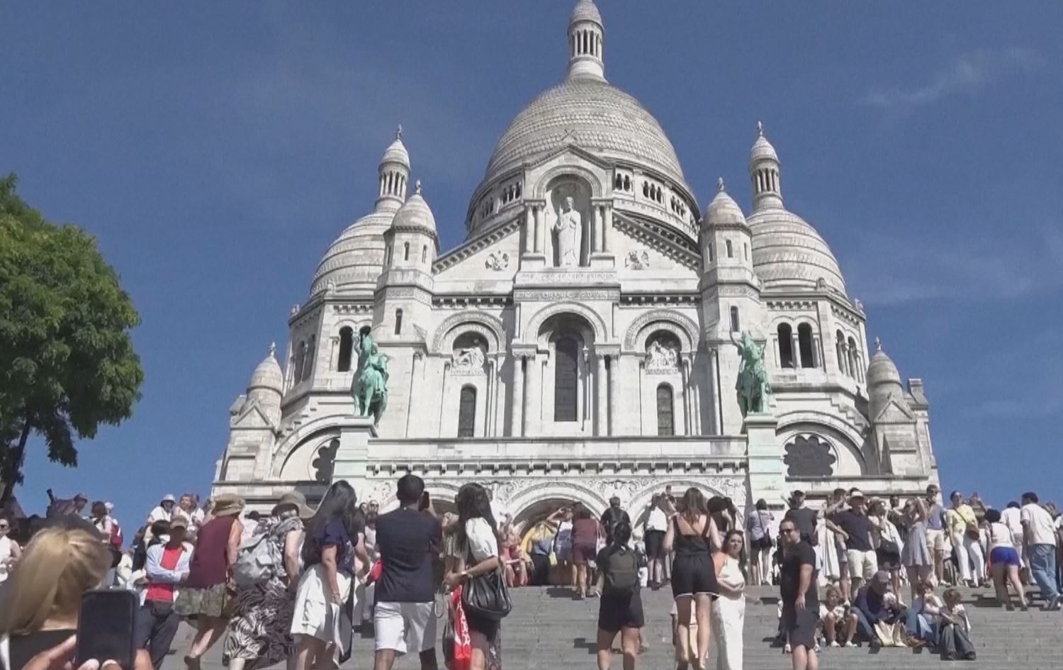 Dêra Basilique du Sacré-Cœur de Montmartreyê / Wêne: Ji dîmenan hatiye girtin