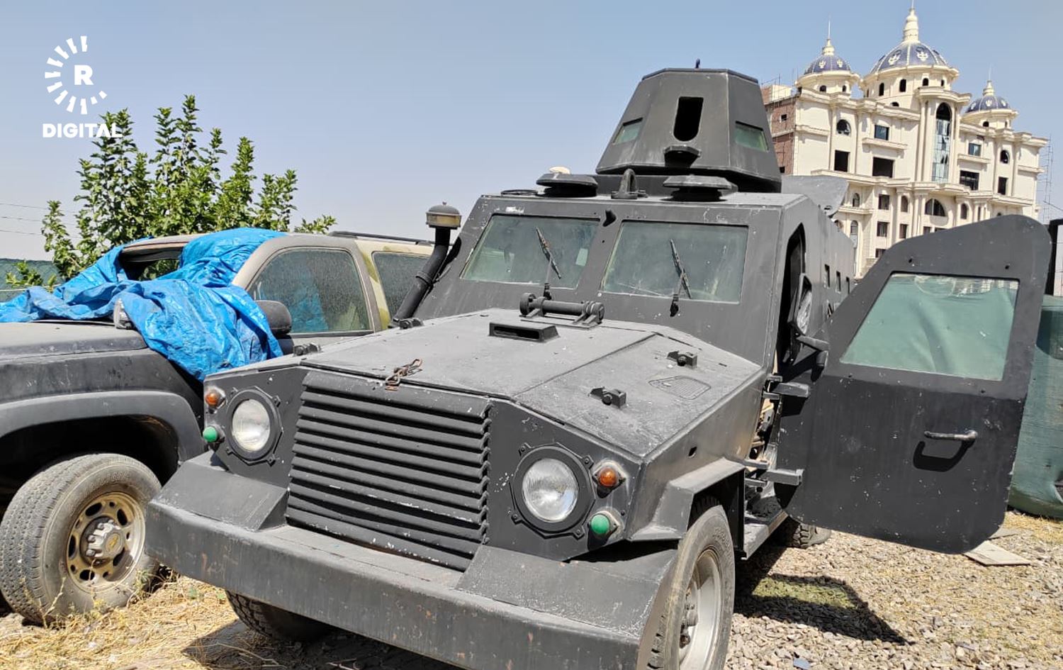 Wesayîteke leşkerî ya li ber deriyê Otêla Lalezarê / Wêne: Rûdaw