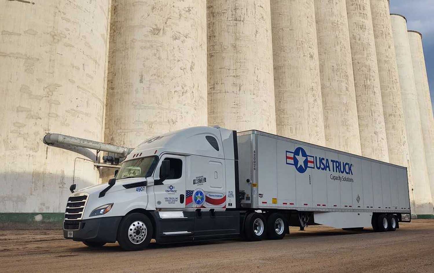 ئەمریکا هەڕەشەی بڕینی هاوکاری لەو ویلایەتانە دەکات کە ئینگلیزی ناکەنە مەرجی مۆڵەتی بارهەڵگر