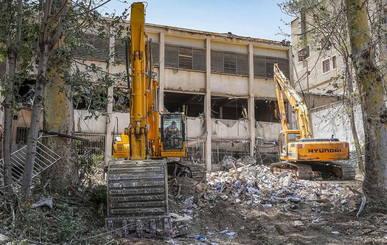 Saldırı sonrası Evin Hapishanesi / AFP 