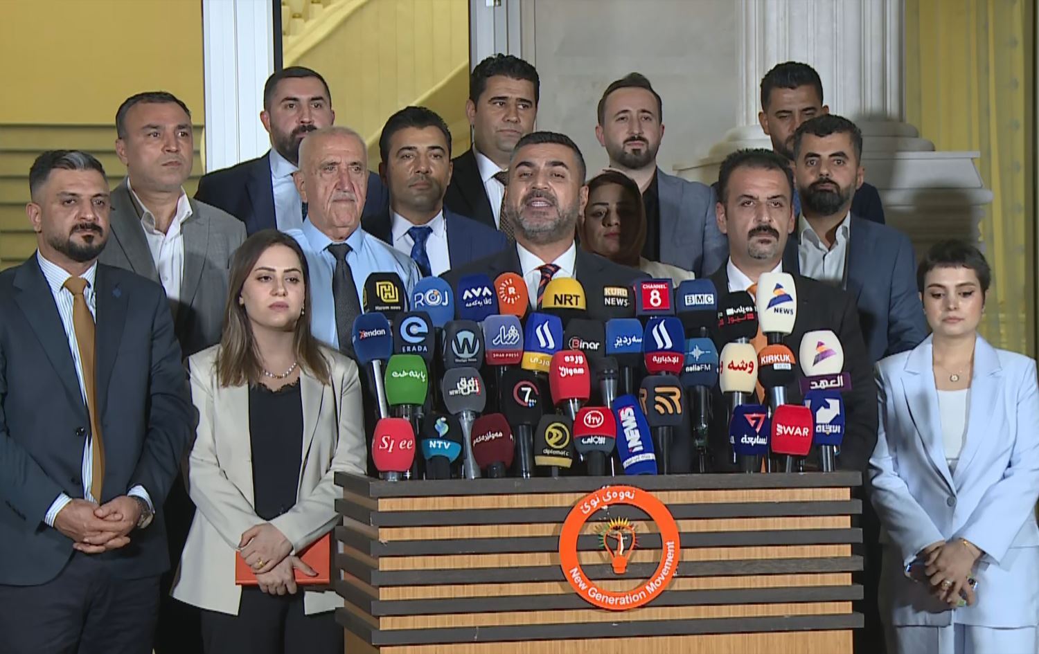 Kürdistan Parlamentosu'ndaki Yeni Nesil Hareketi (Newey Nwê) Grop Başkanı Kurdewam Cemal, halkı Şaswar Abdulwahid'in yargılanması sırasında mahkeme önüne gelerek destek vermeye çağırdı.