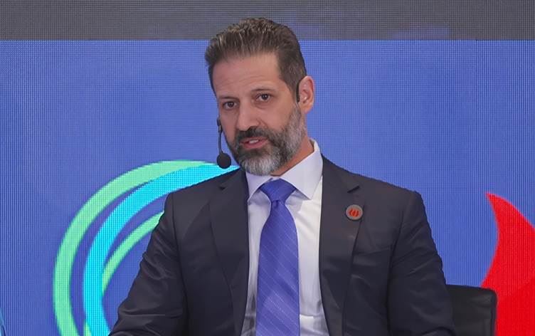 Süleymaniye'de, Kürdistan Bölgesi, Irak, Türkiye, Rojava ve komşu ülkelerden çok sayıda parti ve hükümet yetkilisinin katılımıyla Arap Ülkeleri Sosyal Demokrat Müttefikler Konferansı düzenleniyor.