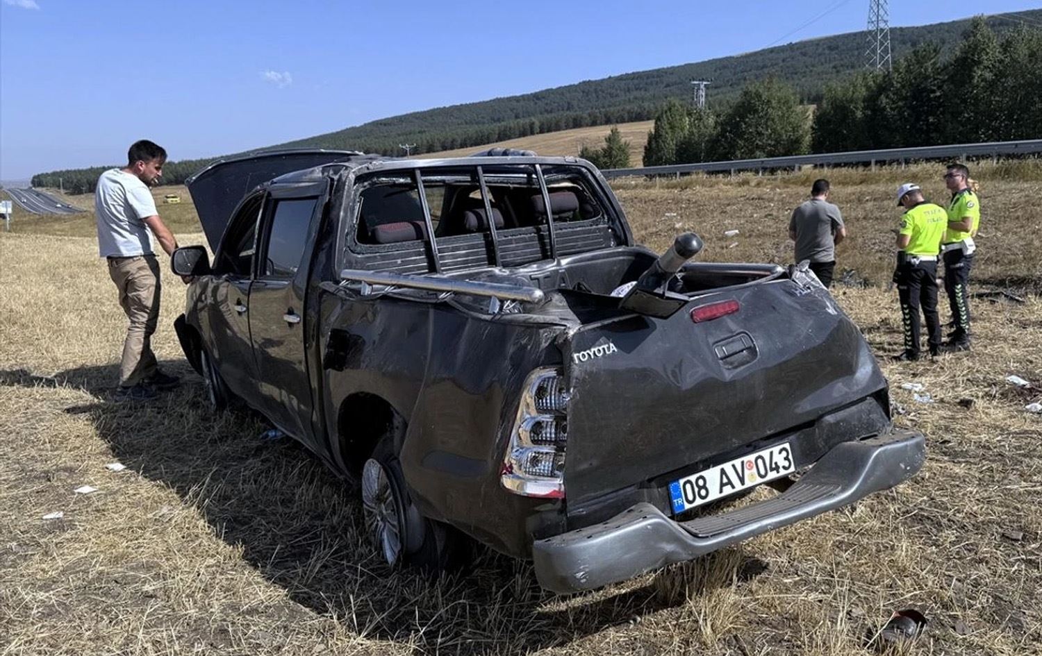 Li nêzîkî Zanîngeha Erdexanê wesayîtek wergeriya / Wêne: AA