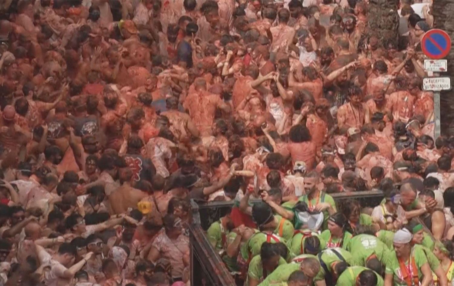 لە فێستیڤاڵی شەڕە تەماتە لە ئیسپانیا 120 تۆن تەماتە بەکارهات