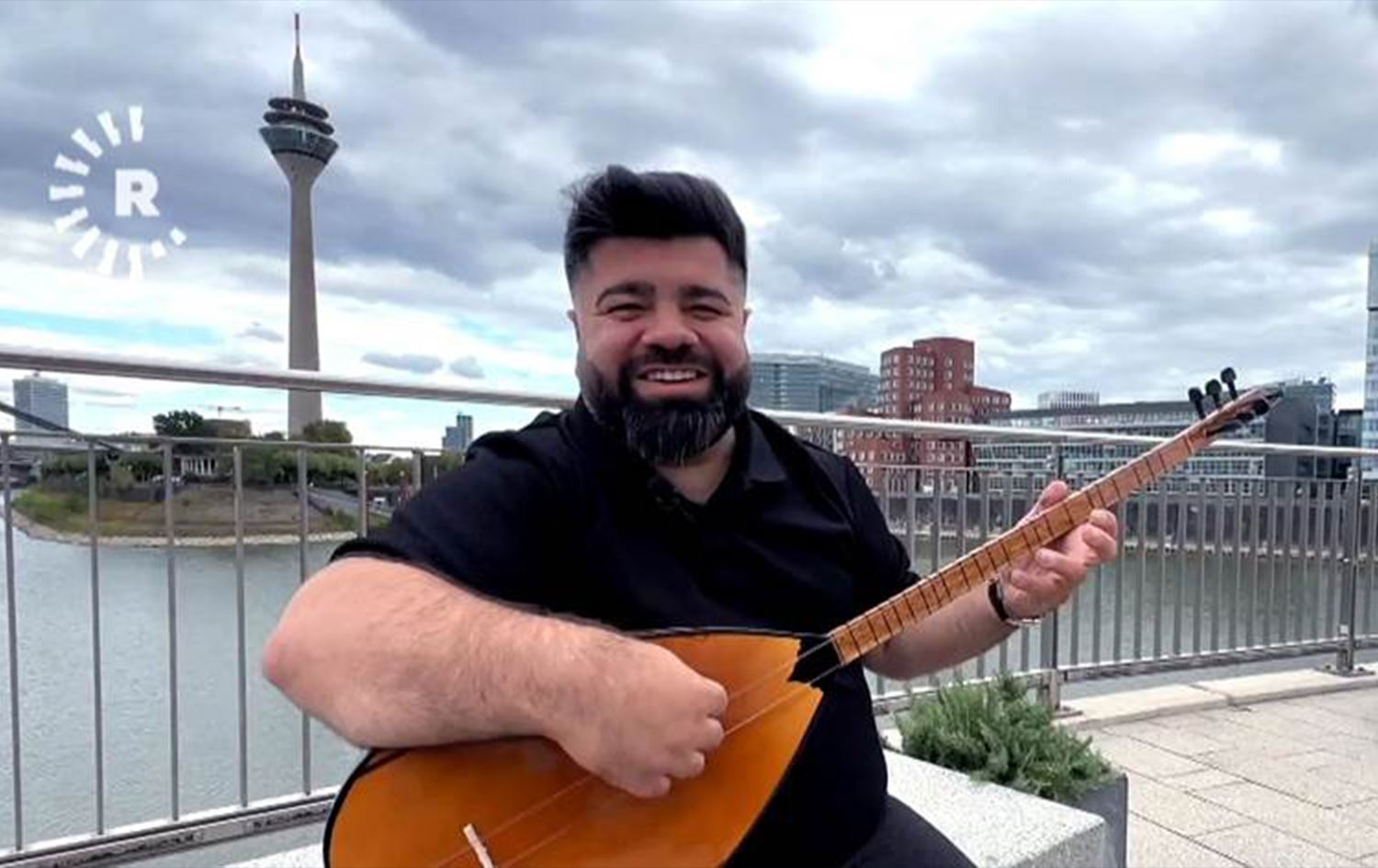 Foto: Rojava’lı sanatçı Malik Samo