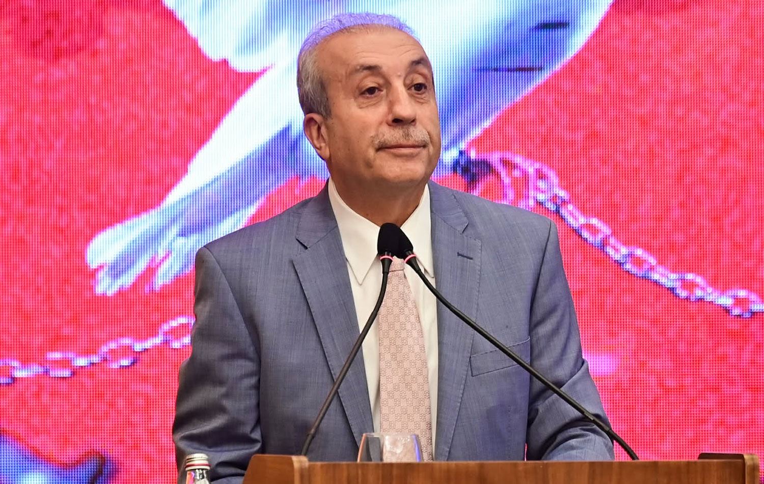 Çözüm süreci çalıştayında konuşan Mehdi Eker: Kerkük ne kadar Türkse İstanbul o kadar Kürttür