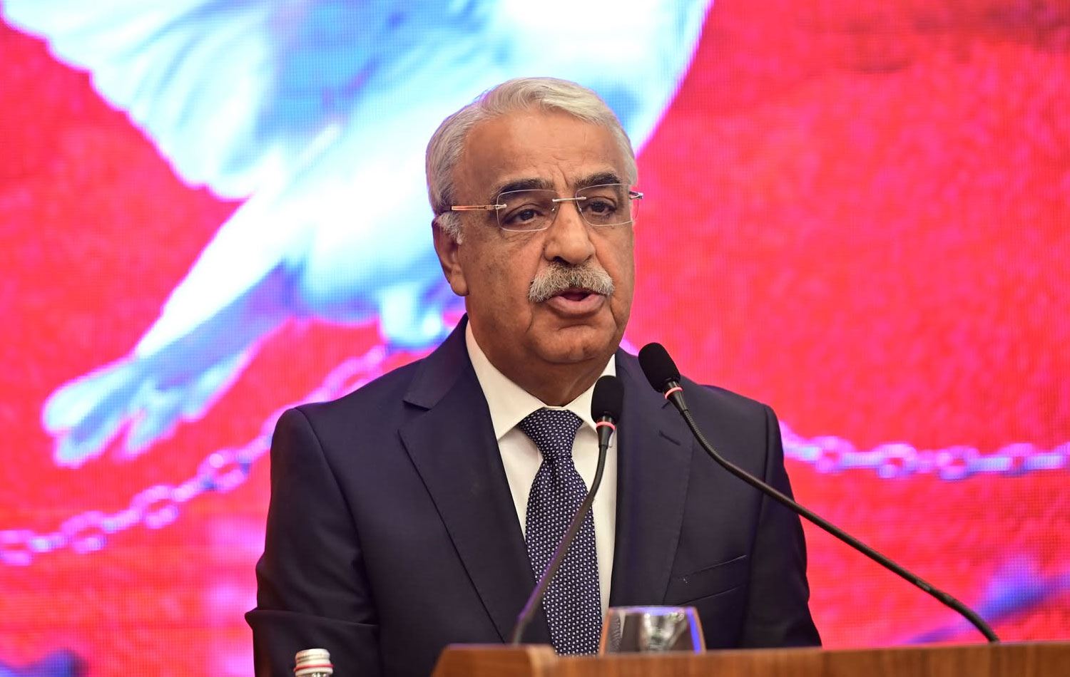 Rûdaw Araştırmalar Merkezi bugün “Türkiye’nin Zorlu Barışı” çalıştayına DEM Parti Şanlurfa Milletvekili ve İmralı heyeti üyesi Mithat Sancar da katıldı. / Foto: Bilind Tahir Abdullah. / Rûdaw