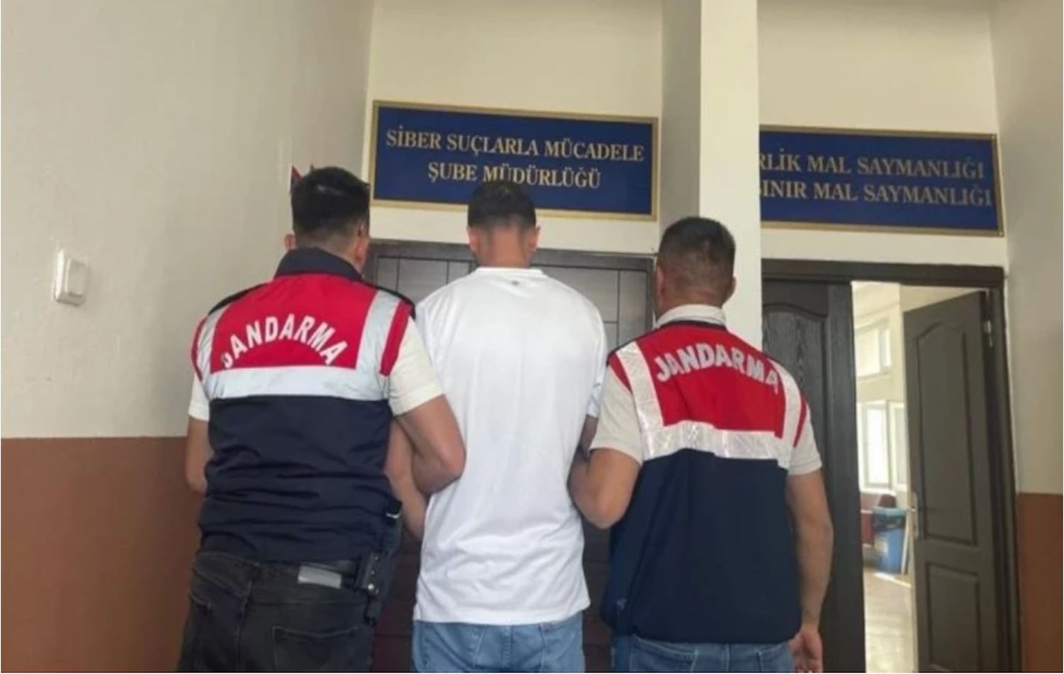 Türkiye’de siber dolandırıcılık şebekesine operasyon: 1250 internet sitesi erişime kapatıldı