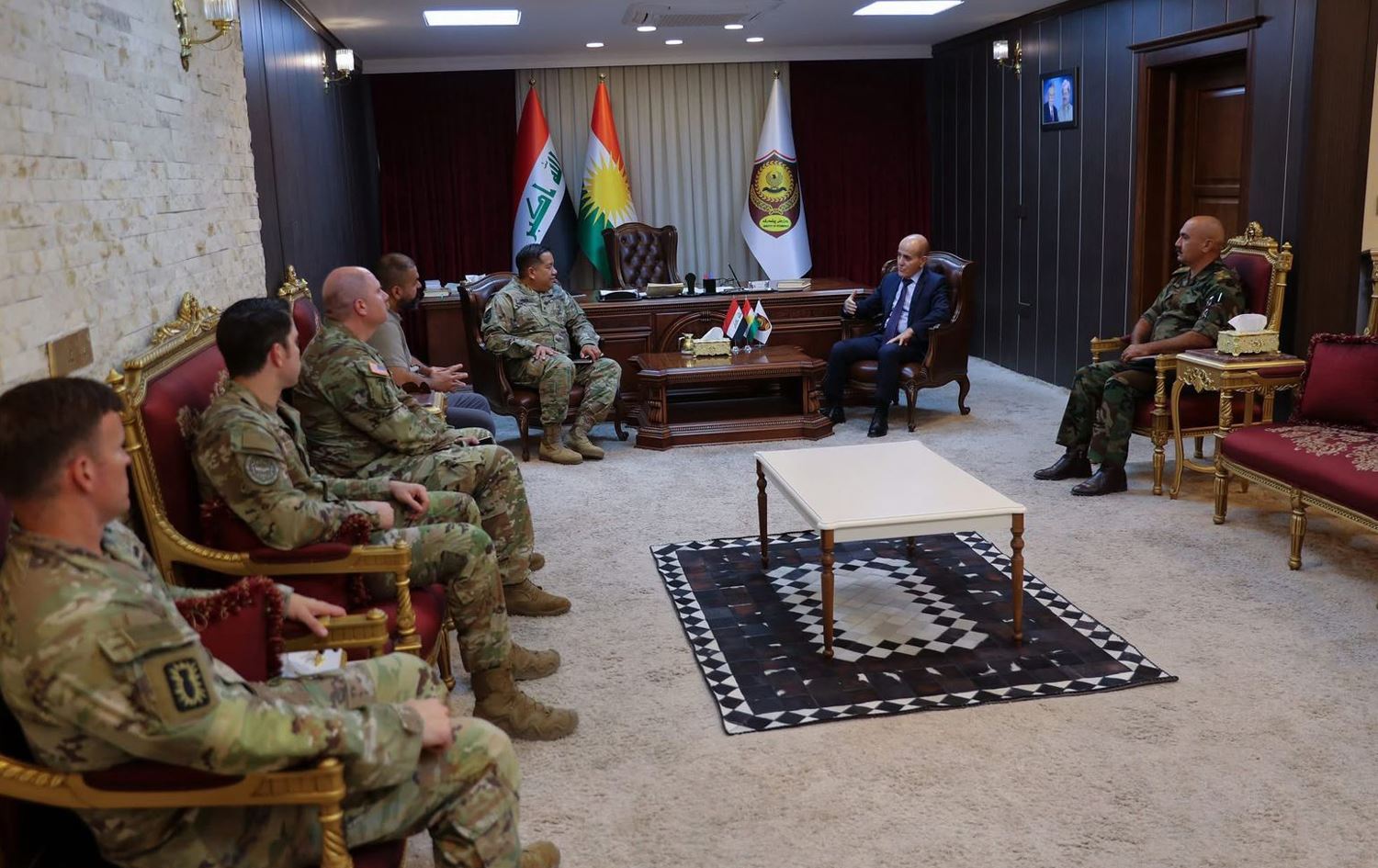 Şoriş Îsmaîl û Dick Pilotek civiyan / Wêne: Wezareta Pêşmergeyan