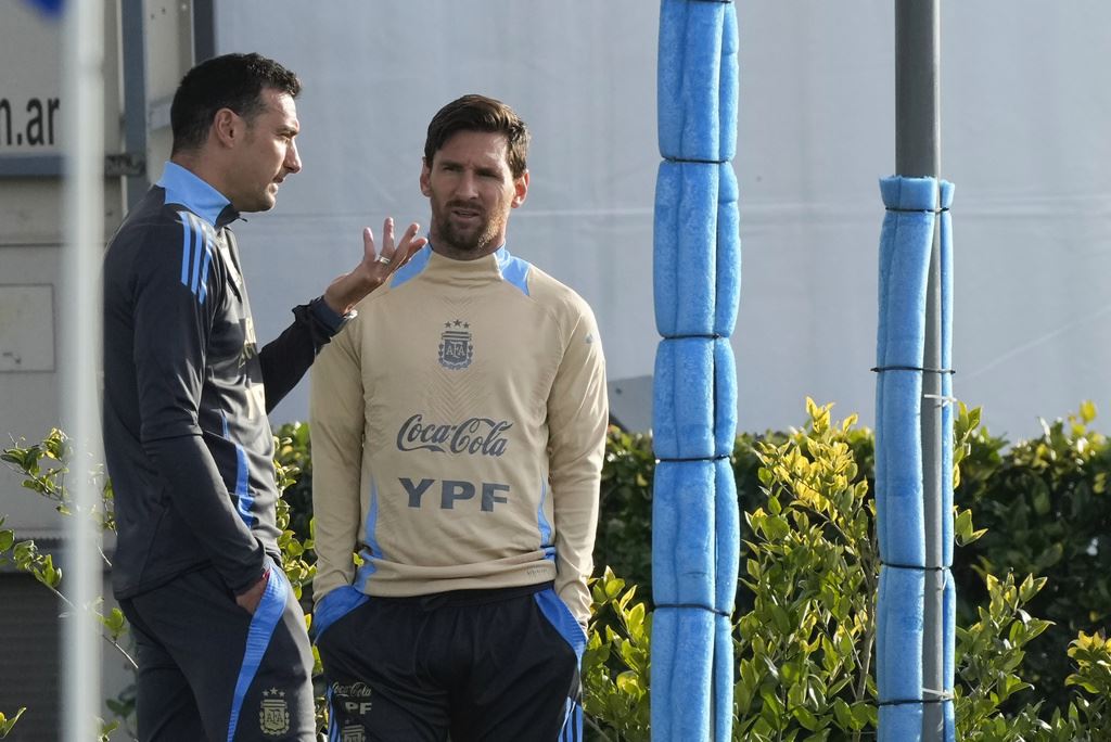 مێسی و سکالۆنی