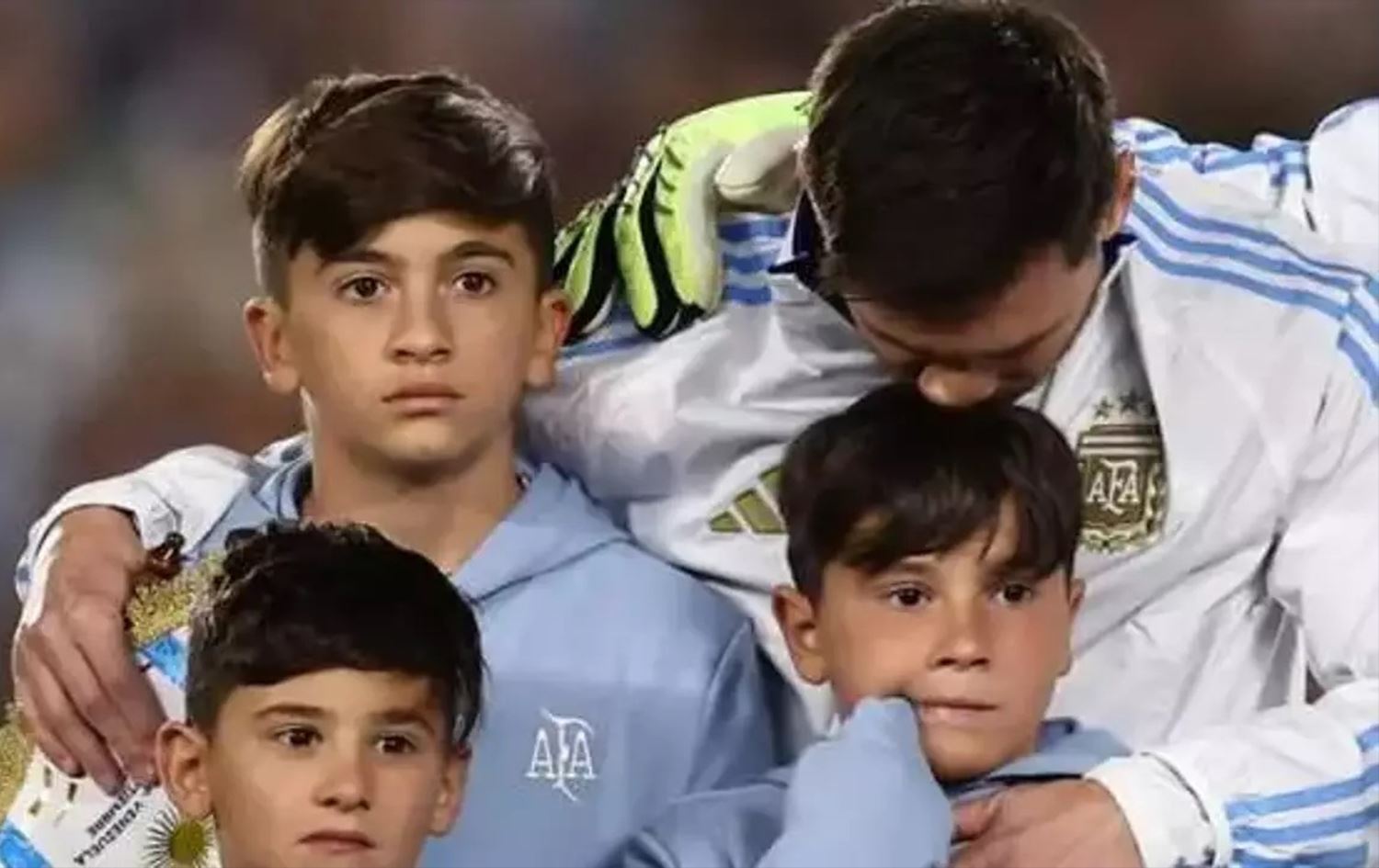 Lionel Messi, Arjantin'e iki gol ve gözyaşlarıyla 'veda etti'