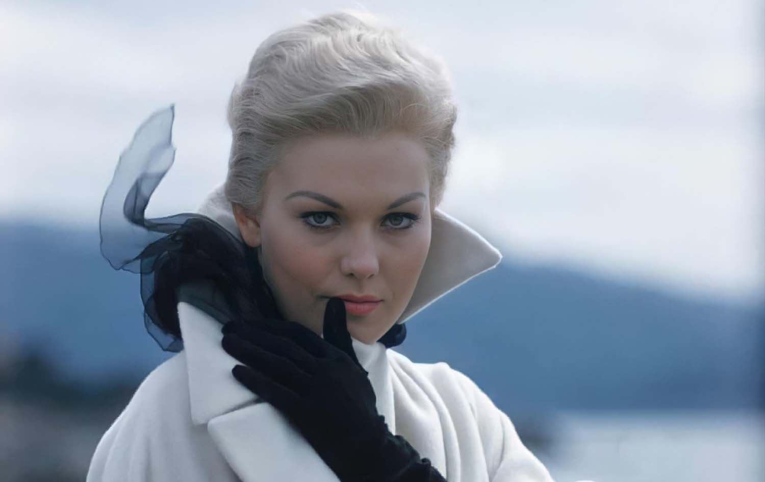 کیم نۆڤاک، ئەکتەری ناسراوی هۆڵیوود