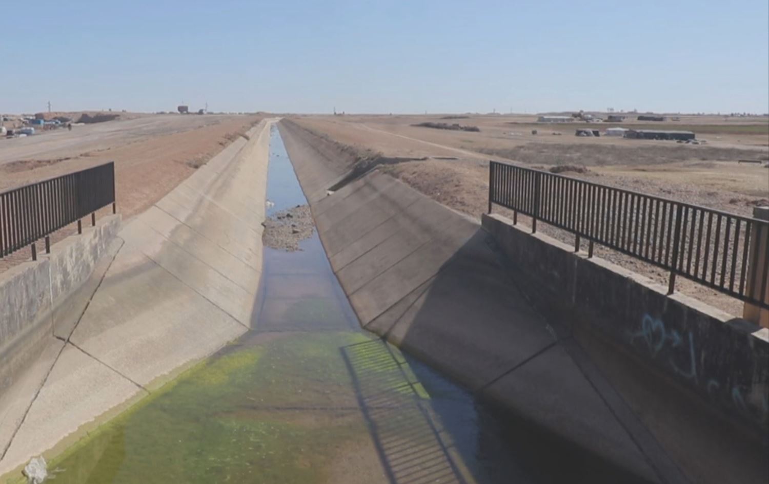 Kanaleke avê ya li Reqayê / Wêne: Ji dîmenan hatiye girtin