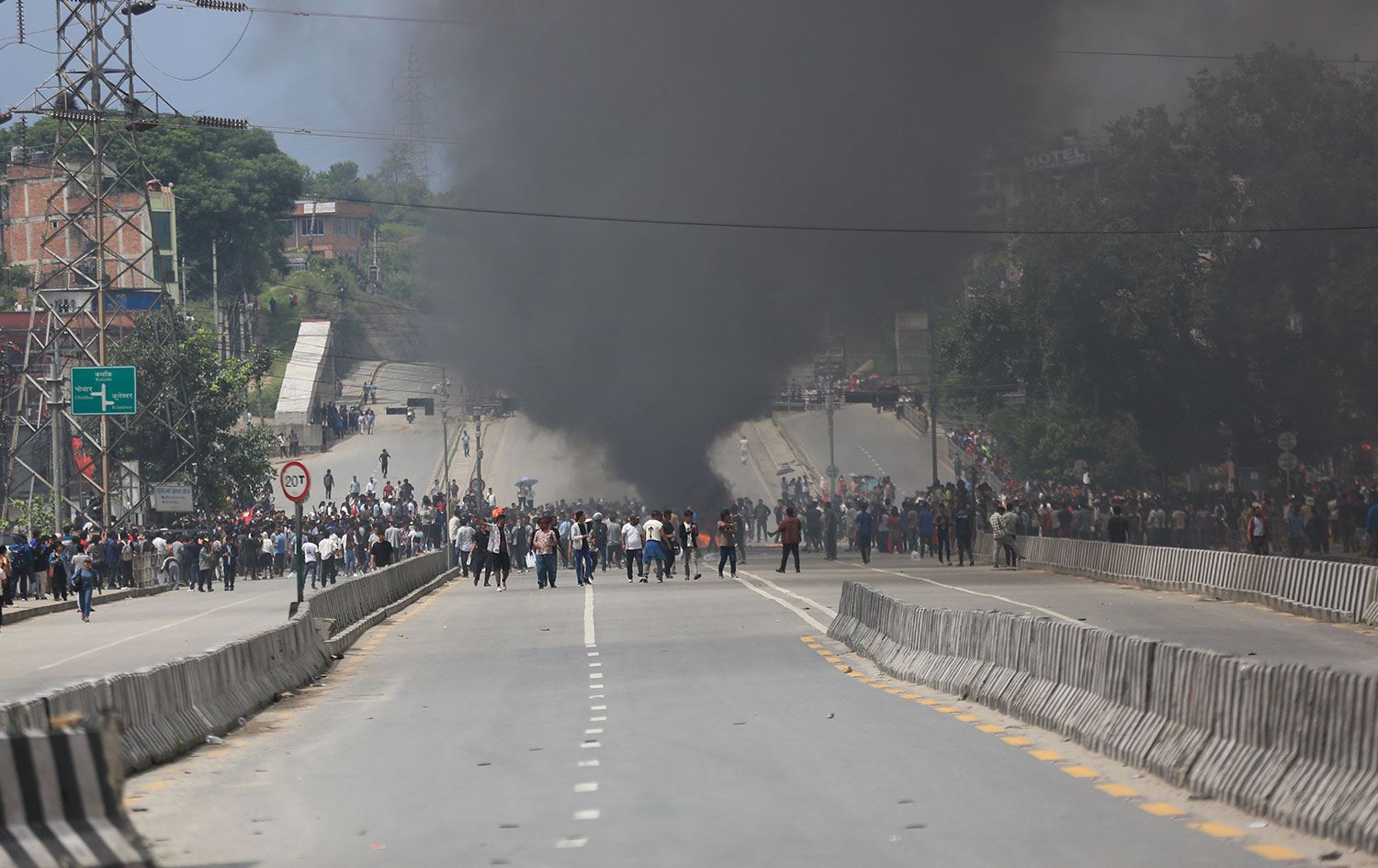Nepal'de şiddetli protestolar sürüyor. / AA
