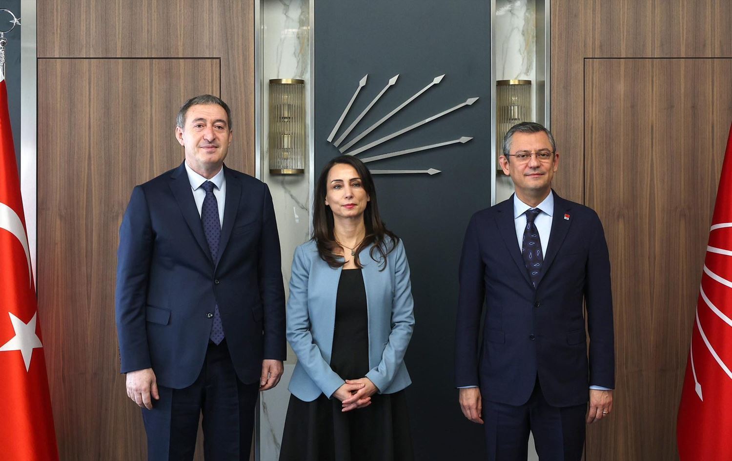 Tuncer Bakirhan, Tulay Hatîmogullari û Ozgur Ozel /Wêne: Arşîv