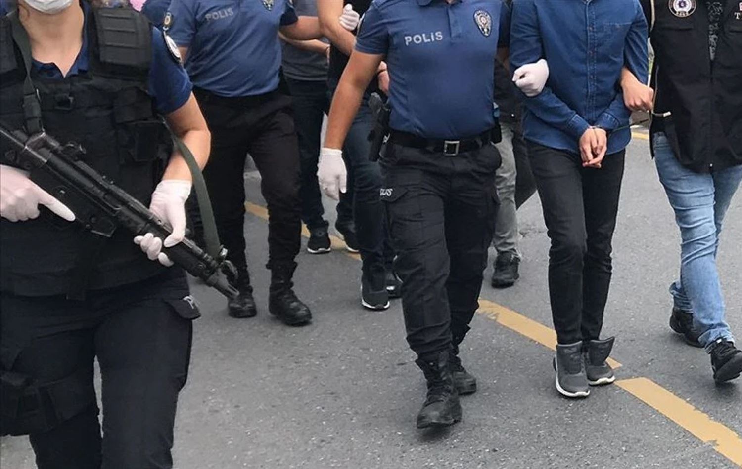 81 ilde göçmen kaçakçılığı organizatörlerine operasyon: 52 şüpheli yakalandı