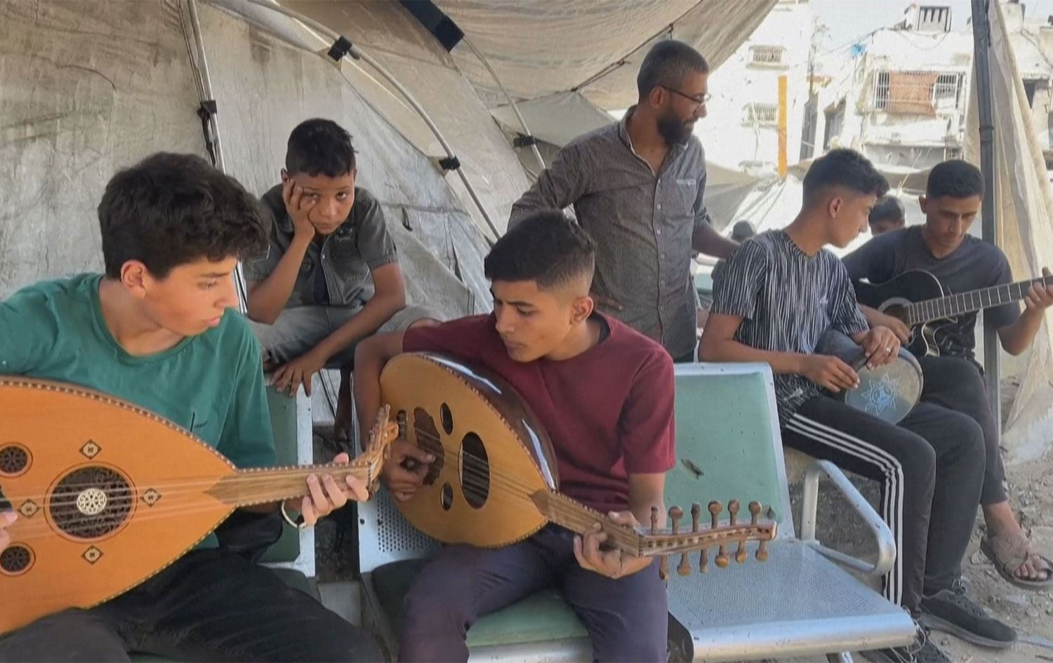 لە غەززە بە میوزیک کاریگەری جەنگ لەسەر منداڵان کەمدەکرێتەوە