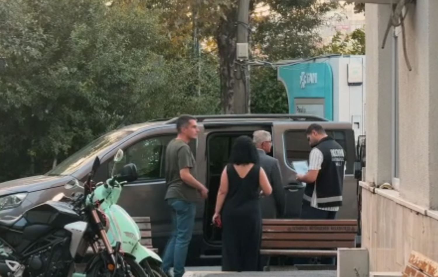 Bayrampaşa Belediyesi'ne yönelik yolsuzluk soruşturması: 48 kişiye gözaltı kararı