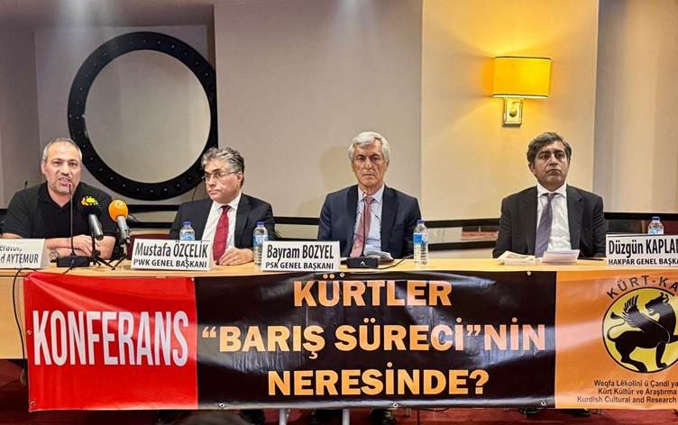 KÜRT-KAV, İstanbul'da “Kürtler Barış Süreci'nin Neresinde?" başlıklı bir konferans düzenledi. / Foto: Ömer Sönmez / Rûdaw