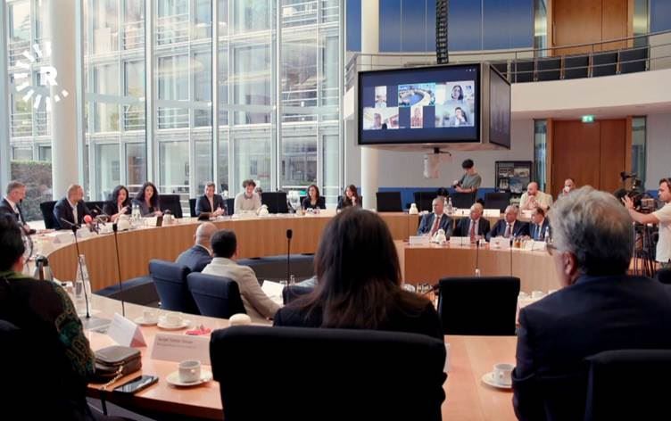 Almanya Federal Meclisi'ndeki Kürt Milletvekilleri bir araya geldi