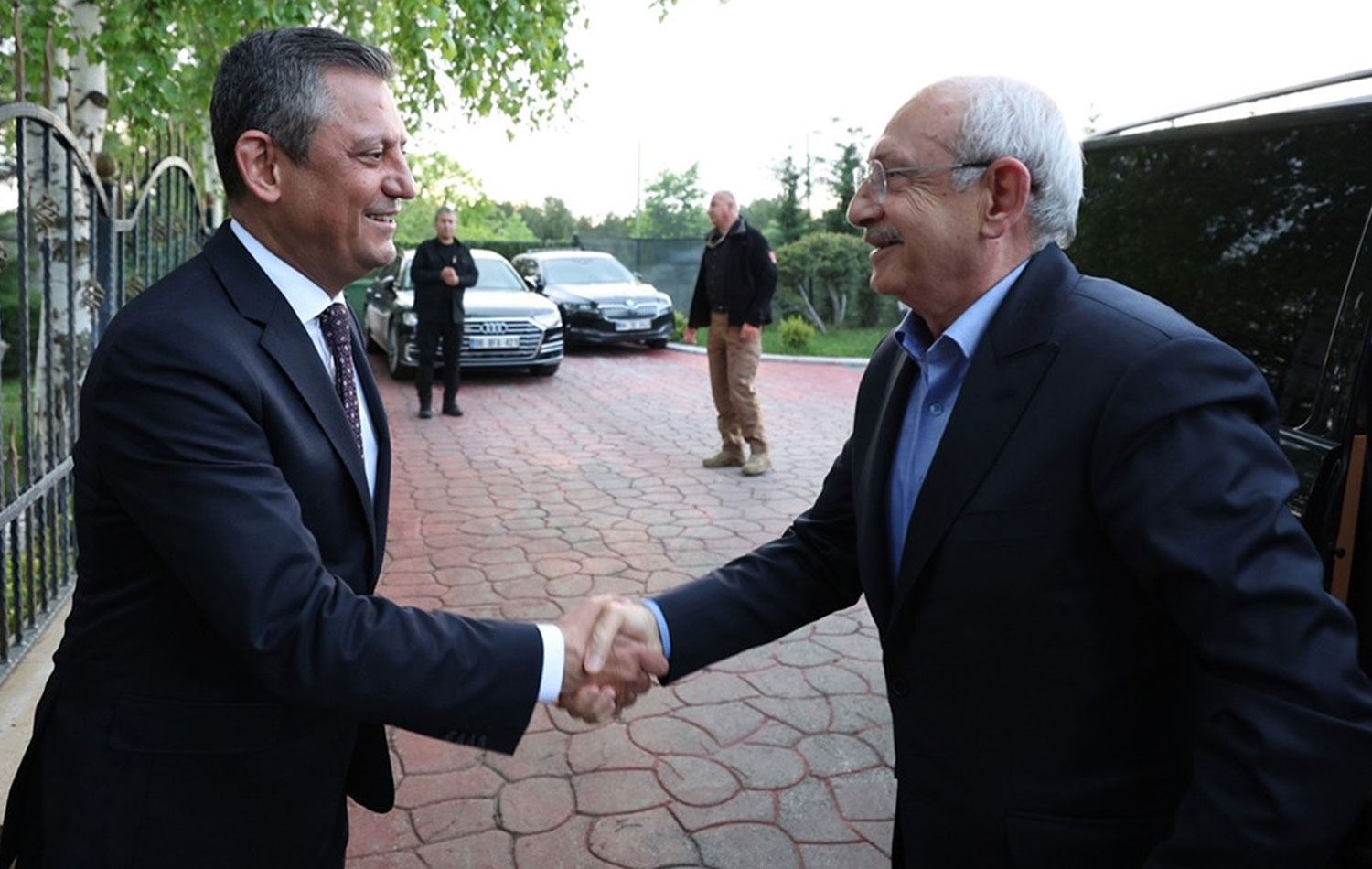 Özgür Özel (solda) ve Kemal Kılıçdaroğlu. / Arşiv