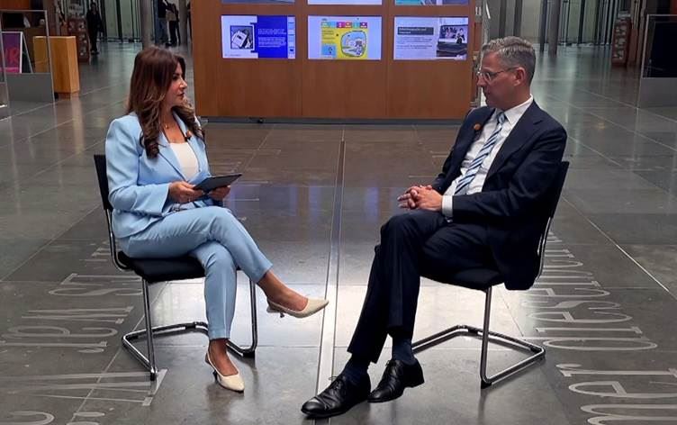 Foto: Kürt Dostluk Grubu Kurucularından Alman Hristiyan Demokrat Partisi (CDU) Milletvekli Christoph de Vries Ala Şali’nin sorularını yanıtladı