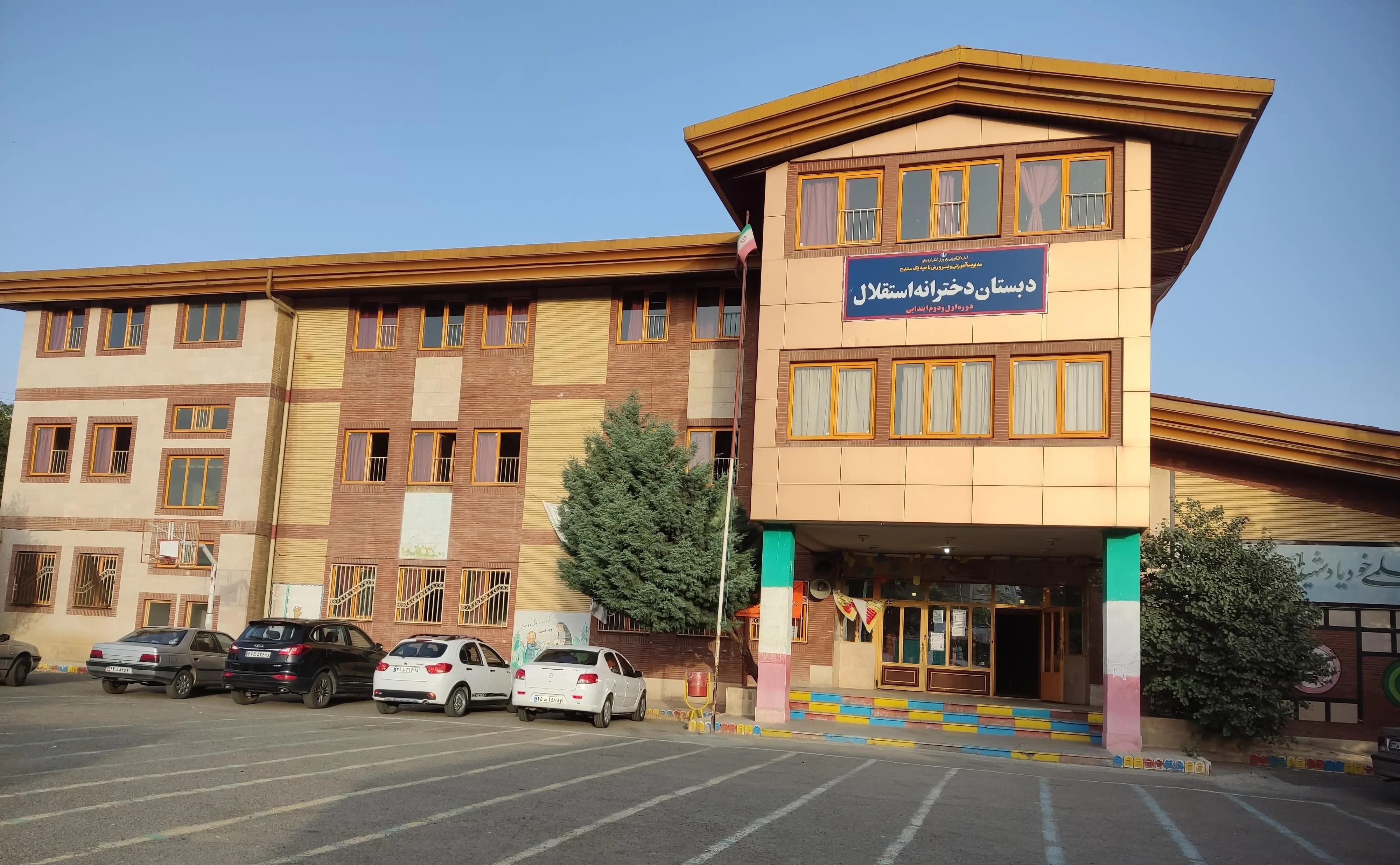 بەڕێوەبەری پەروەردەی سنە: 1800 مامۆستامان کەمە