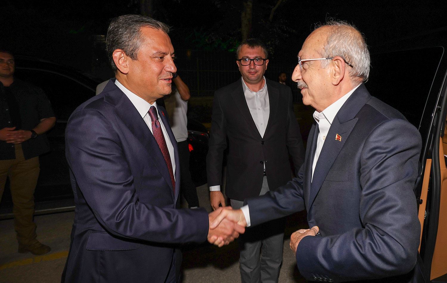 Özgür Özel, Kemal Kılıçdaroğlu’nu yarınki kurultaya davet etti. / Foto: ANKA