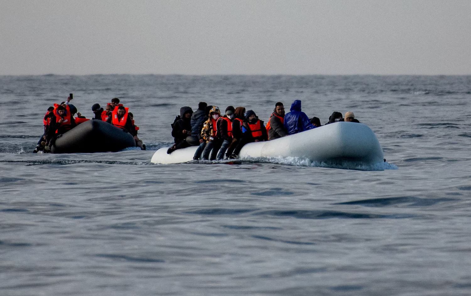 تەنیا لە یەک رۆژدا زیاتر لە هەزار کۆچبەر بە بەلەمی بچووک چوونەتە نێو خاکی بەریتانیا