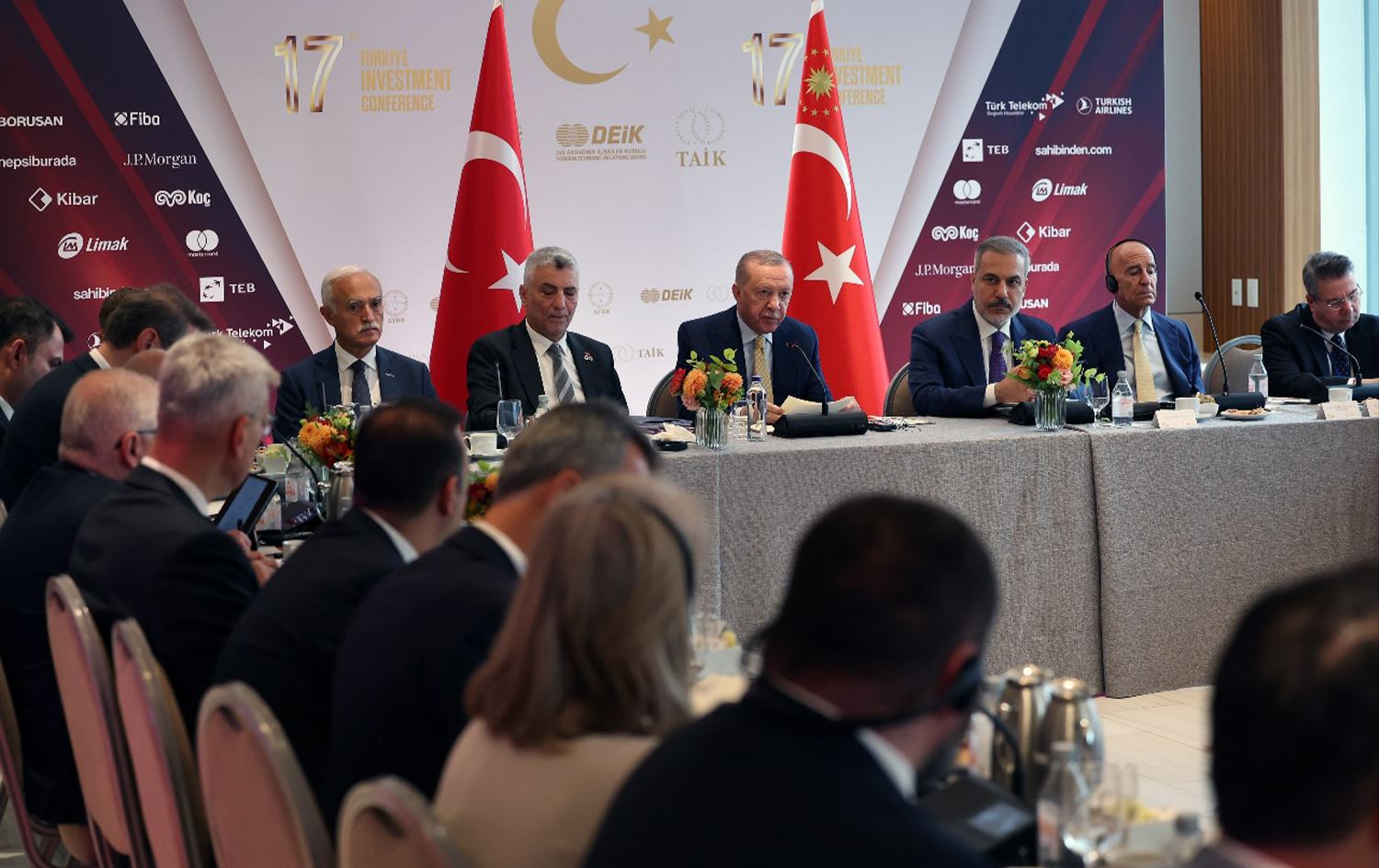 Erdoğan: Özel sektörümüzün desteğiyle 100 milyar dolar hedefimize ulaşacağımıza yürekten inanıyorum