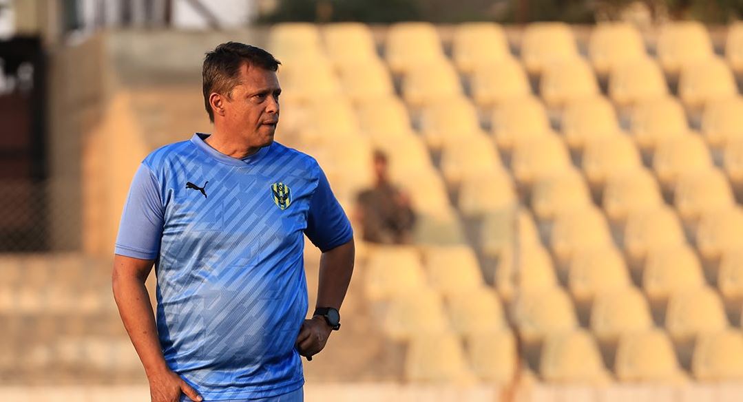 فاریاس لە راهێنەرایەتیی دهۆک دوورخرایەوە و رووداو سپۆرتس هۆکارەکەی ئاشکرا دەکات