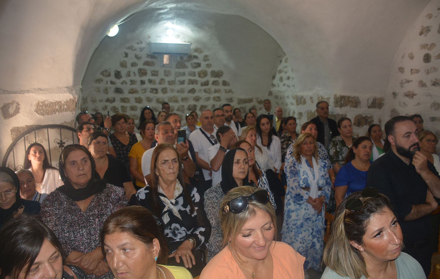 Fransa'da yaşayan Asuriler köylerini ziyaret edip ayin yaptı. / AA