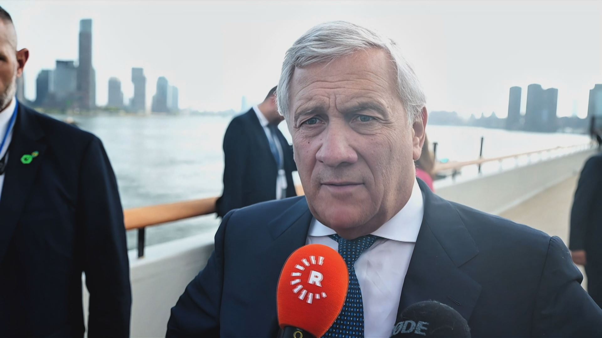 Italy says eager to lift sanctions on Syria, backs new government