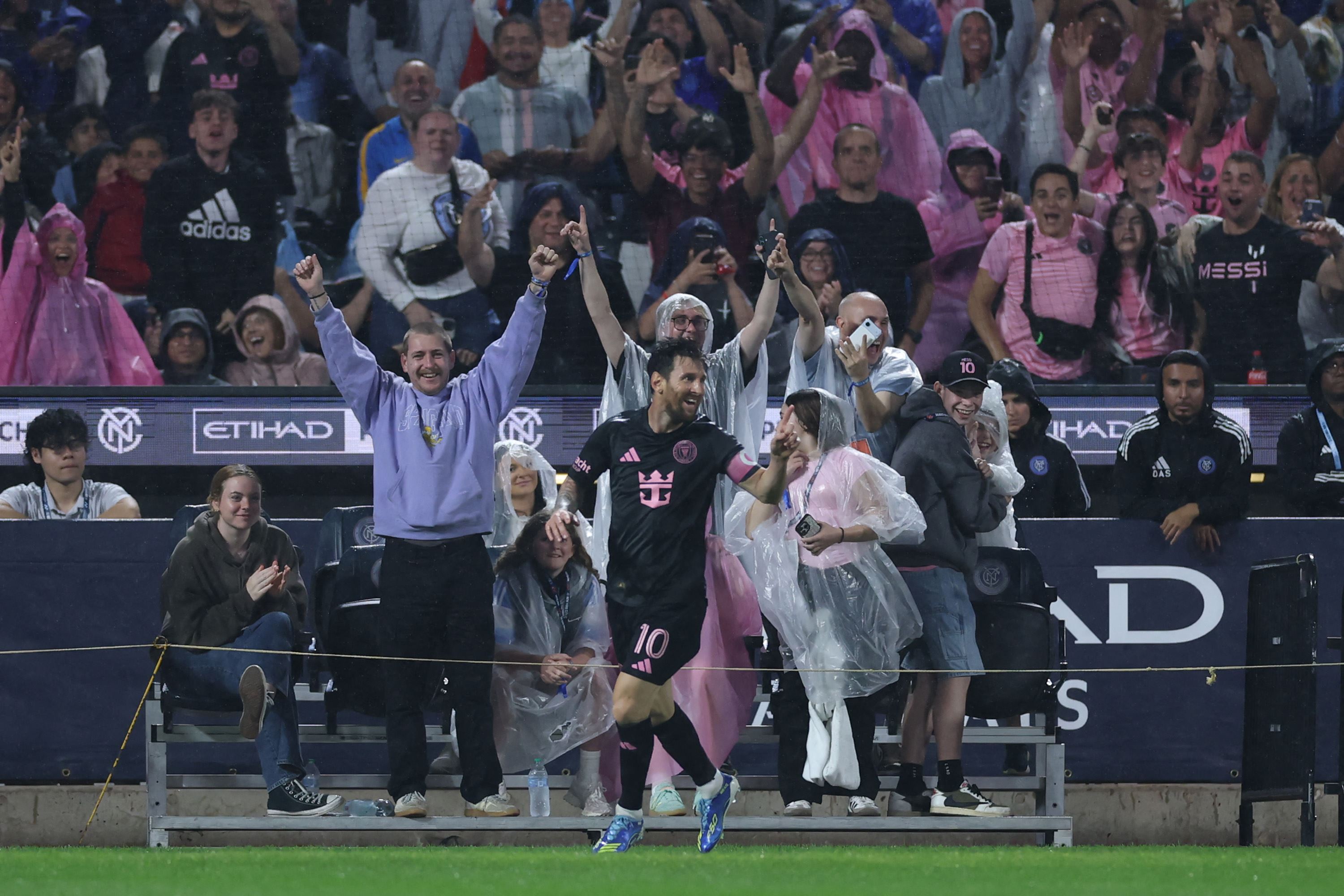 ڤیدیۆ؛ مێسی دوو گۆڵی تۆمارکرد و ئینتەرمەیامی سەرکەوتنی بەدەستهێنا