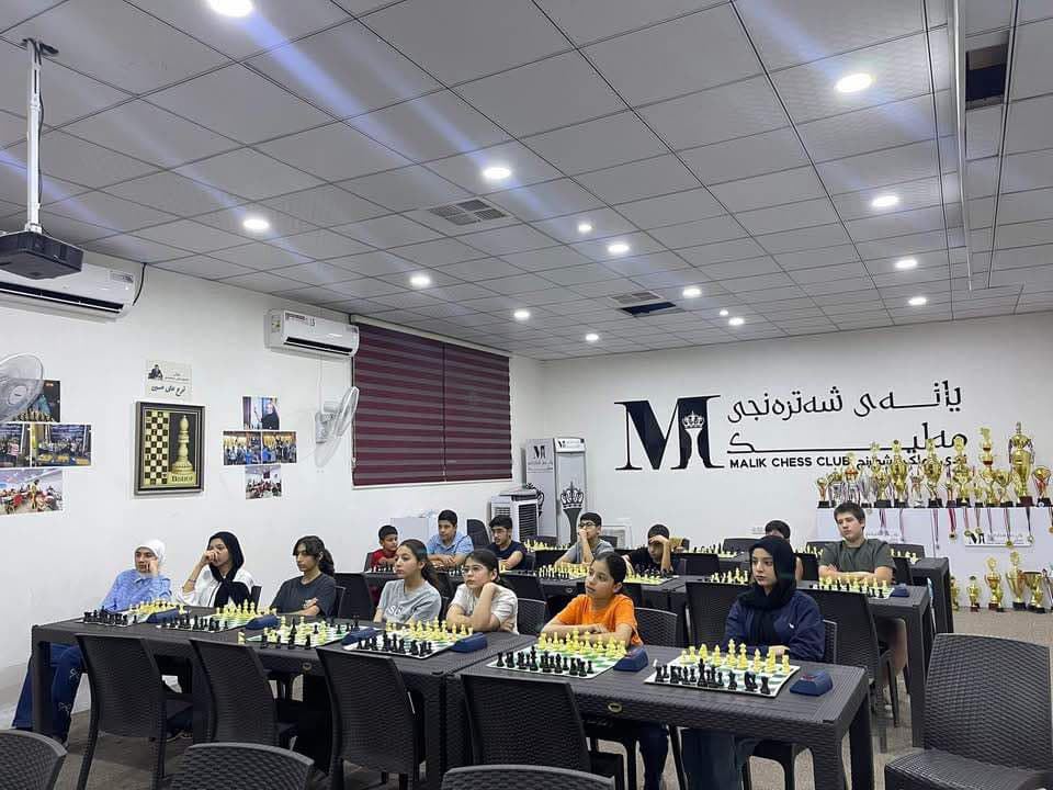 ڤیدیۆ؛ یانەی مەلیک کۆنترۆڵی شەترەنجی عێراق دەکات