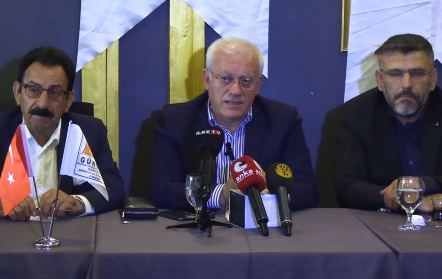 GÜNSİAD Başkanı Şahismail Bedirhanoğlu ve Yönetim Kurulu üyeleri, Diyarbakır’da gazetecilerle bir araya gelerek gündeme ilişkin değerlendirmelerde bulundu. / Foto: ANKA