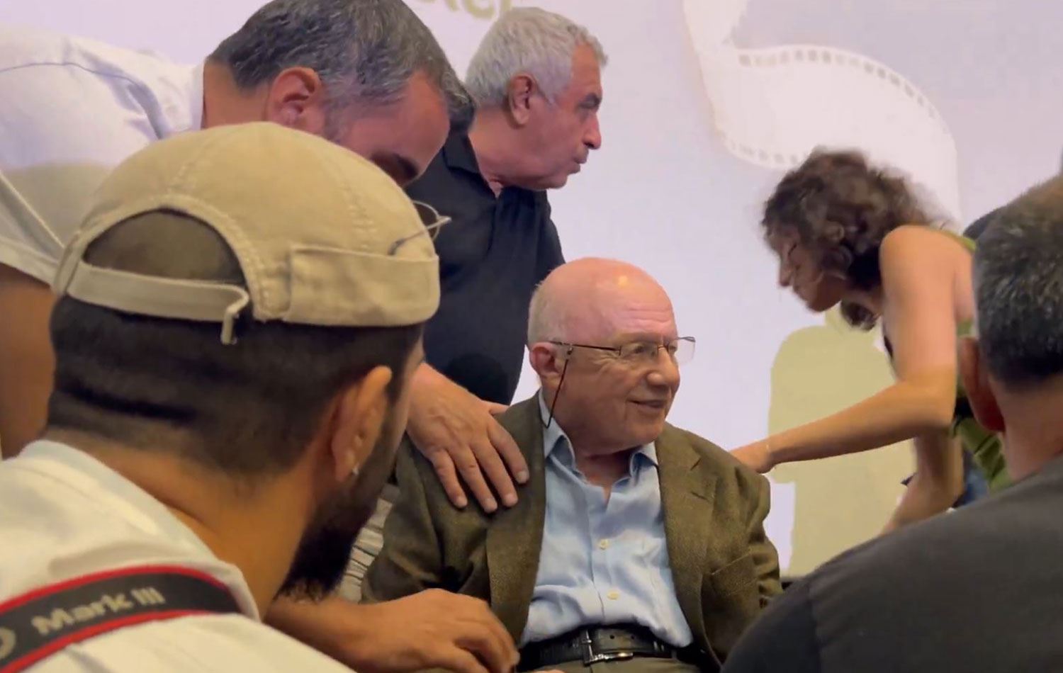 İsmail Beşikçi’nin fenalaştığı anlar. / Video alıntısı