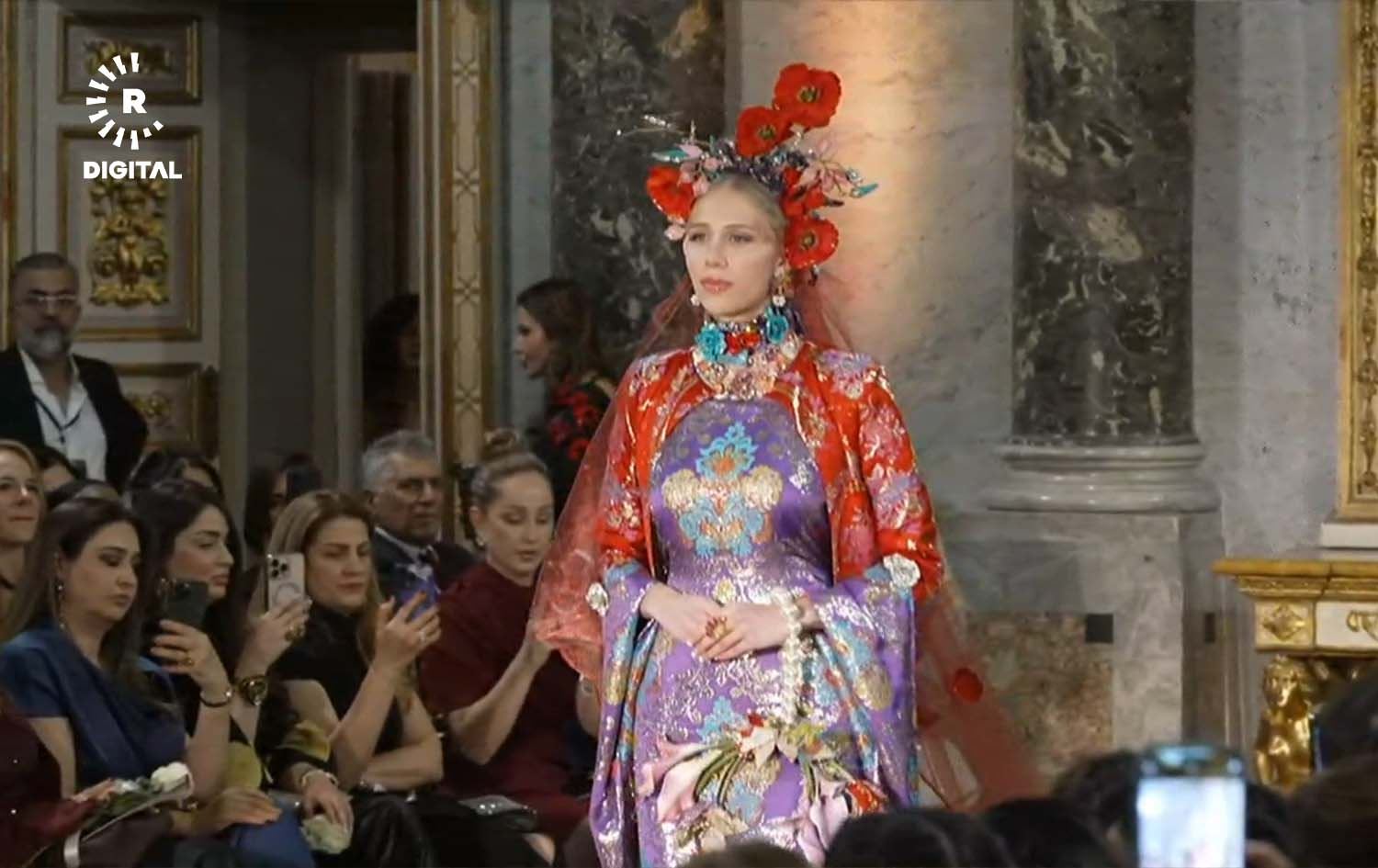 دیزاینی لارا دزەیی لە هەفتە نمایشی جلوبەرگی میلان