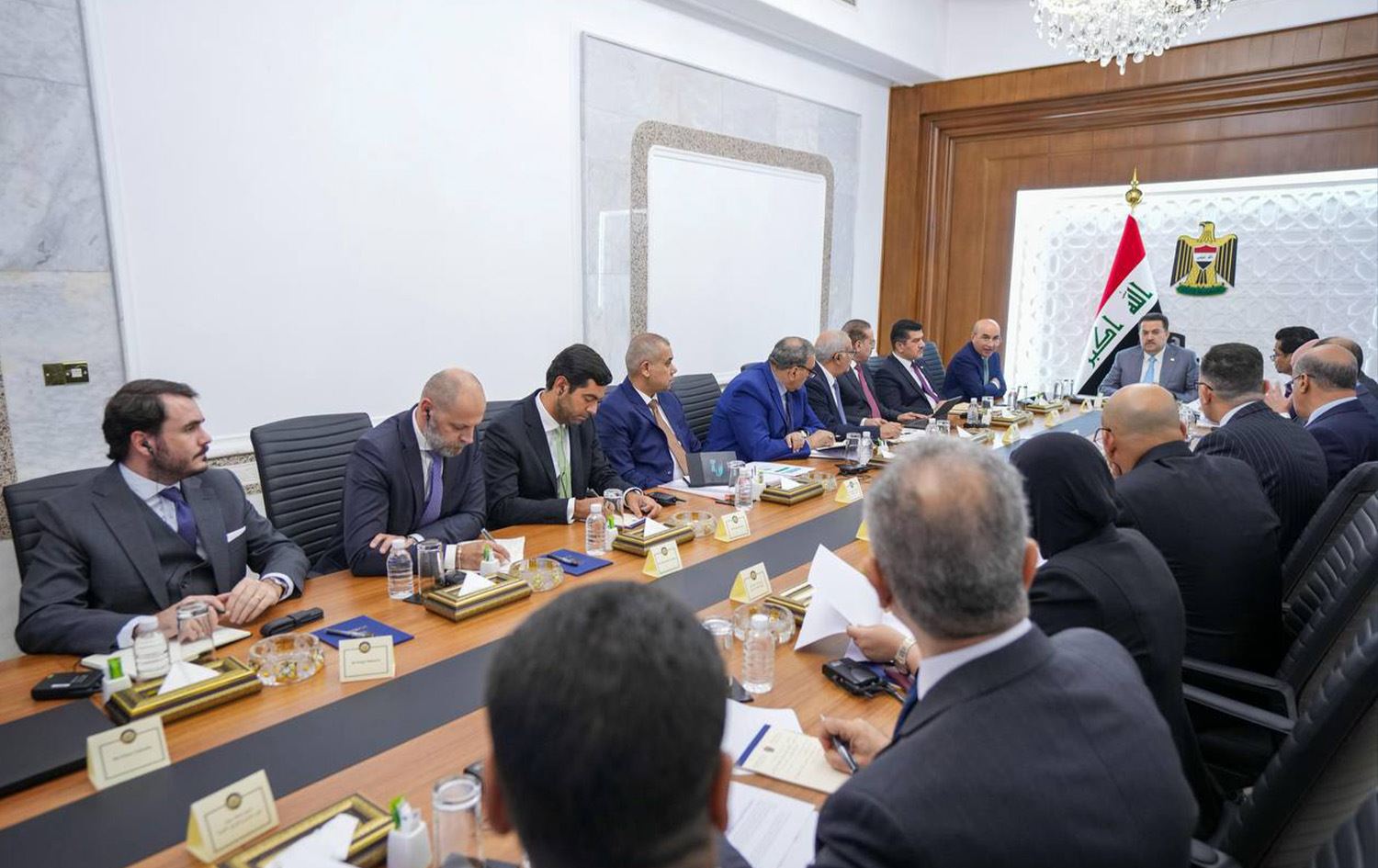 اجتماع اللجنة العليا لمشروع طريق التنمية 