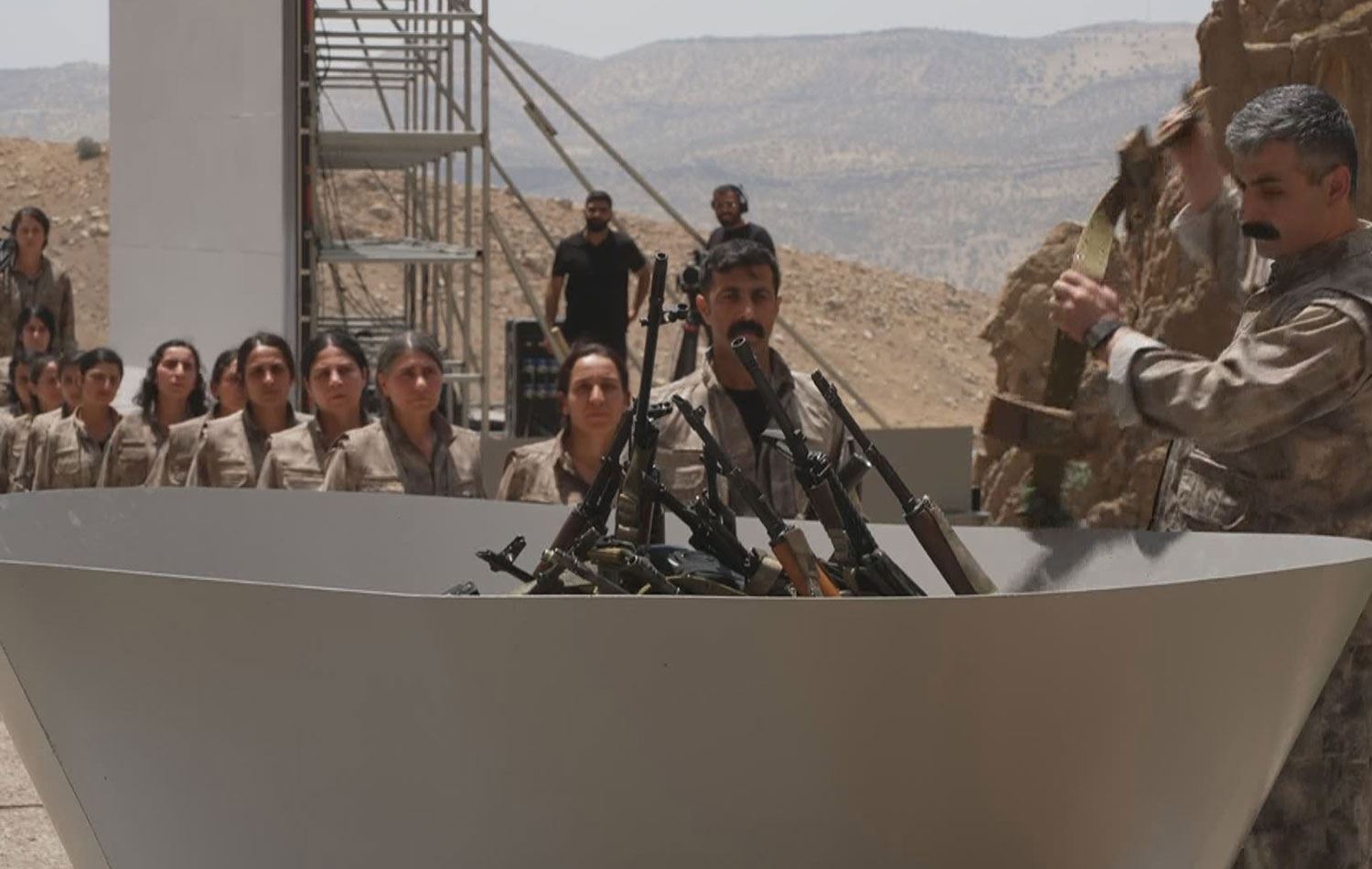 11 Temmuz 2025'te silah bırakan PKK'liler.