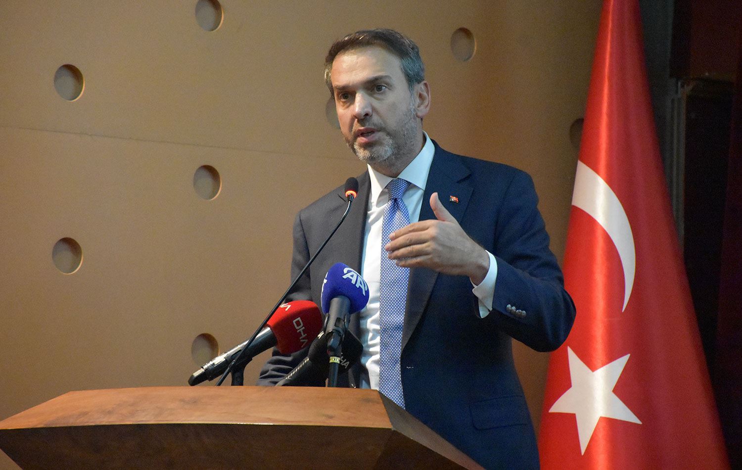 Türkiye Enerji ve Tabii Kaynaklar Bakanı Alparslan Bayraktar