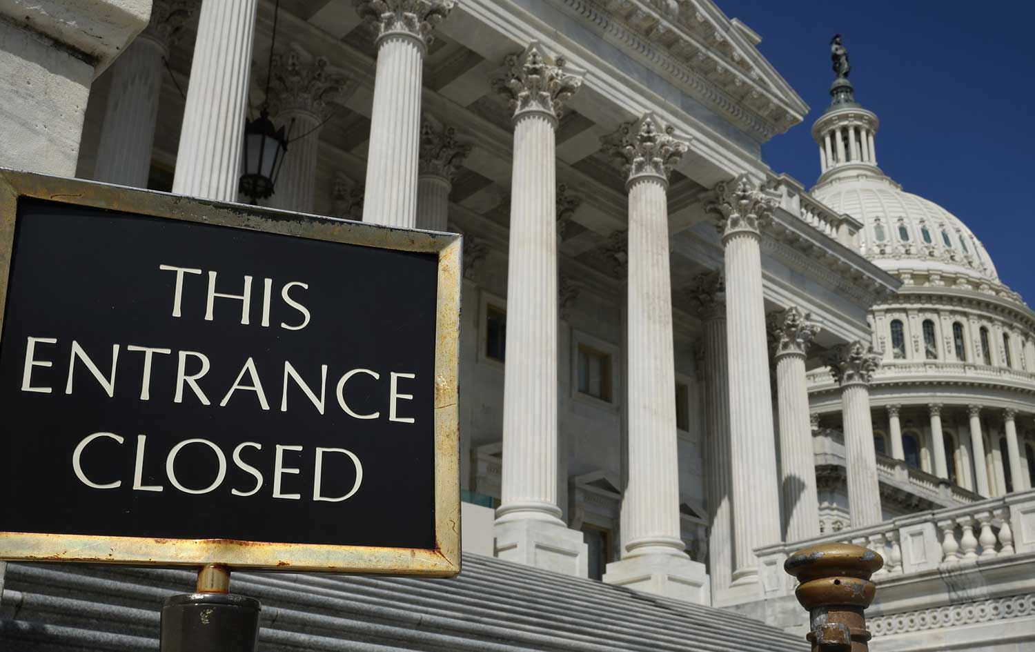 لە جەنگی بودجەدا حکومەتی ئەمریکا داخرا؛ نزیکەی 340 هەزار فەرمانبەر بێ مووچە دەبن