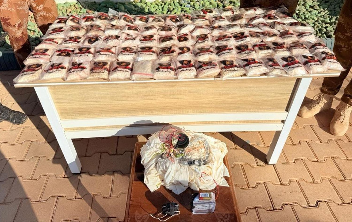 پاسەوانی سنوور دەست بەسەر 80 هەزار حەبی هۆشبەردا دەگرێت کە هەوڵدراوە بە باڵۆن بنێردرێنە نێو عێراق