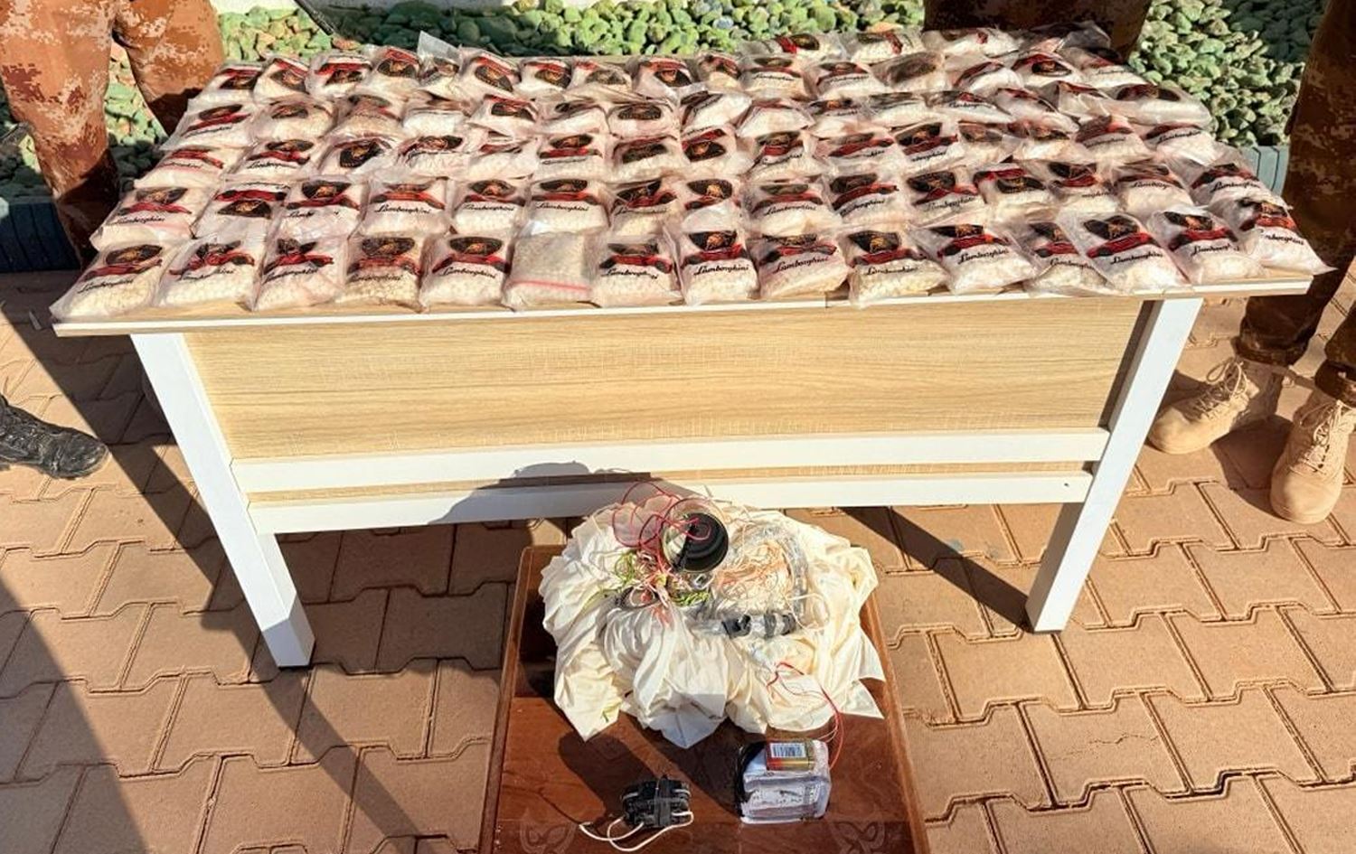 Iraq thwarts attempt to smuggle illicit pills using balloons