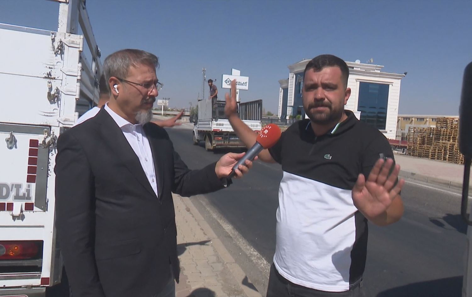 Li Amedê nerazîbûna xwediyên kamyonetan: ‘Ev kuştina karê me ye’