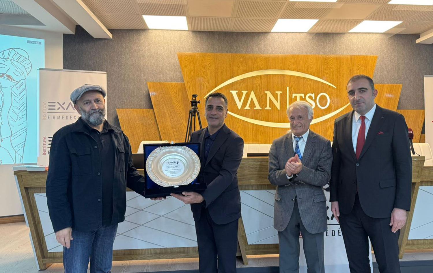 Ehmedê Xanî Enstitüsü Mem û Zîn’in yazılışının 330. yılı dolayısıyla sempozyum düzenledi