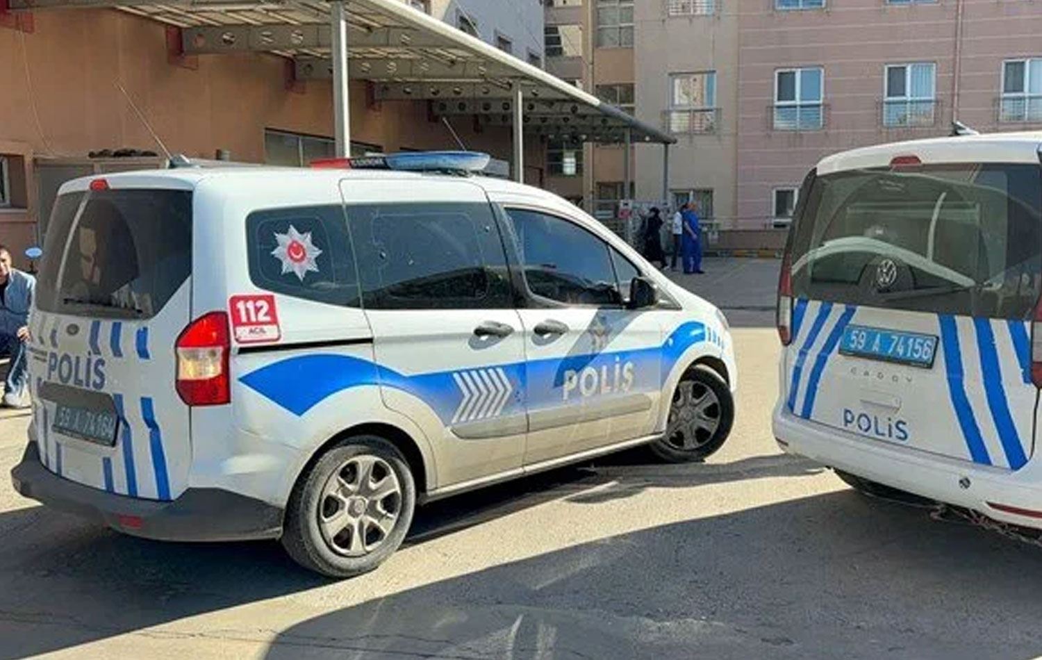 Yaralılar hastaneye kaldırıldı. / Foto: DHA