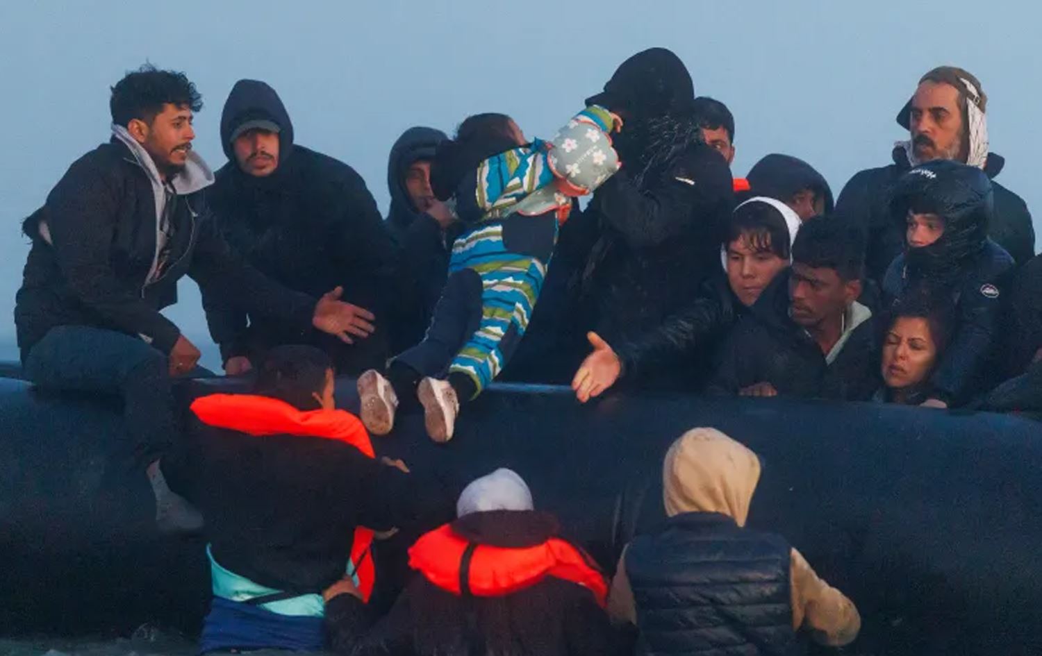 ئۆپۆزیسیۆنی بەریتانیا پلانێکی داڕشتووە بۆ دیپۆرتکردنەوەی 750 هەزار کۆچبەر لە پێنج ساڵدا