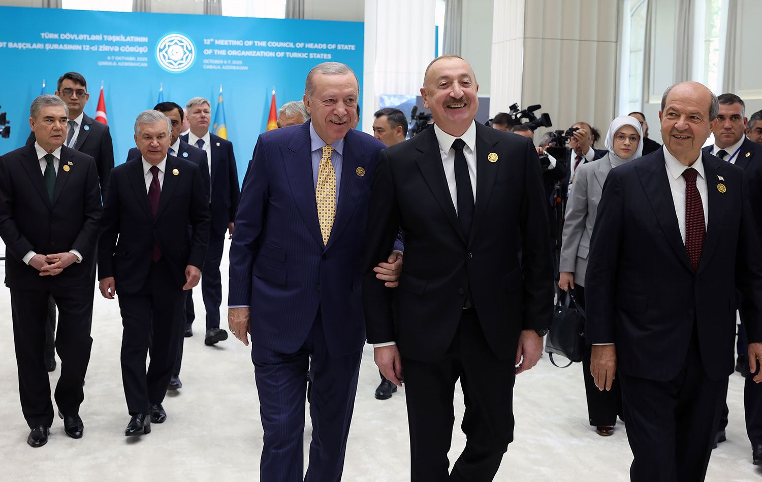 Türkiye Cumhurbaşkanı Erdoğan'ın (solda)  katıldığı Türk Devletleri Teşkilatı (TDT) Devlet Başkanları 12. Zirvesi, Azerbaycan Cumhurbaşkanı İlham Aliyev'in ev sahipliğinde Gebele şehrinde düzenlendi. / AA