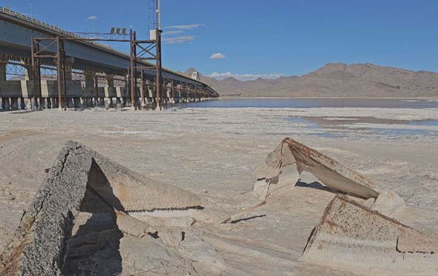 Gola Urmiyeyê li ber nemanê ye û dibe çolistaneke xwê